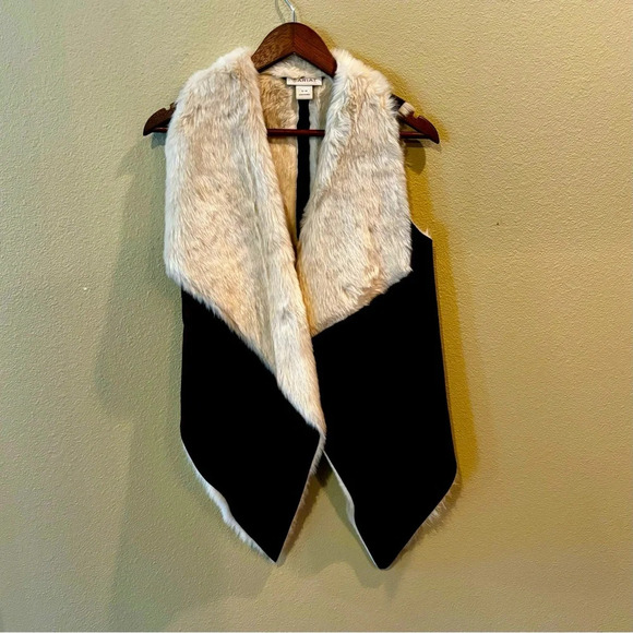 Ariat Women’s Faux Suede/Fur Vest, Small/Medium, Dark Brown, Cowgirl Western - Picture 1 of 8